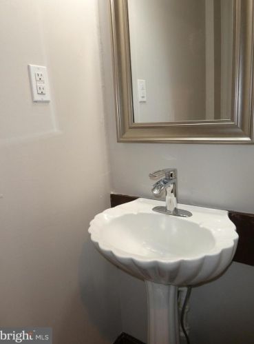 164 61st St, Philadelphia PA  19139-3042 exterior