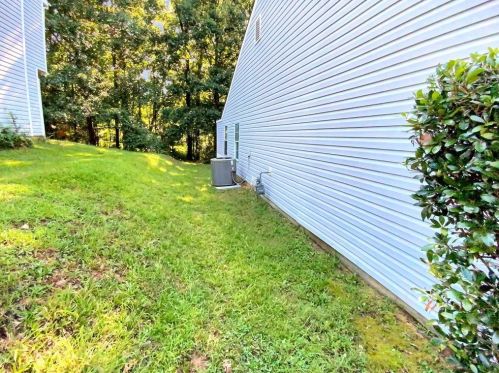 6762 Hiddenlake Dr, Rex GA 30273-2109 exterior