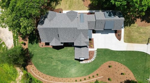 921 Heards Ferry Rd, Atlanta GA  30328-4727 exterior
