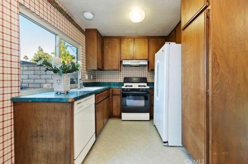 2858 Tropicana Dr, Riverside CA  92504-4206 exterior