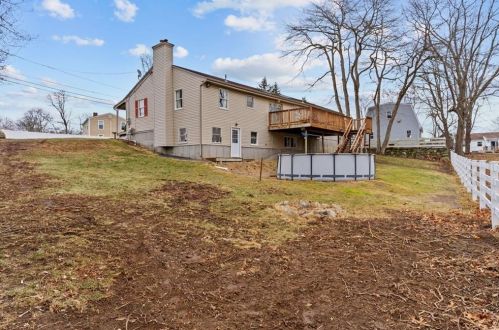 15 Hezekiah Dr, Warren, RI 02885-1162