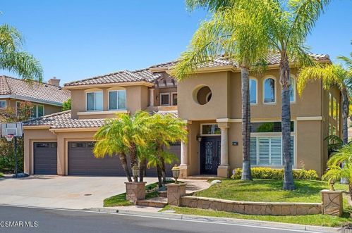 85 Golden Glen Dr, Simi Valley, CA 93065-7033