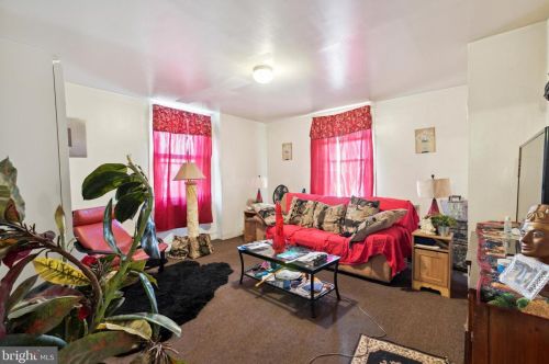 2119 Chelten Ave, Philadelphia PA 19138-2519 exterior