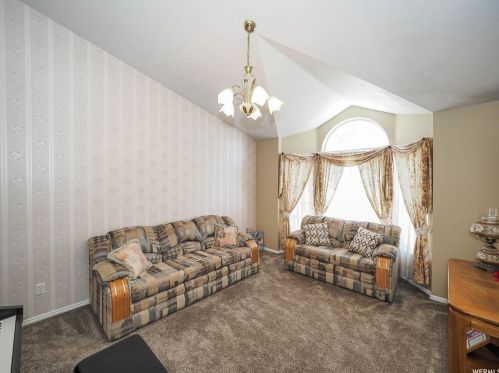 4662 8450, Taylorsville UT exterior