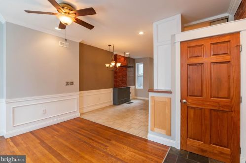 2007 8th St, Philadelphia, PA 19122-1303