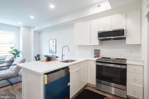 1919 20th St, Philadelphia PA  19145-2833 exterior