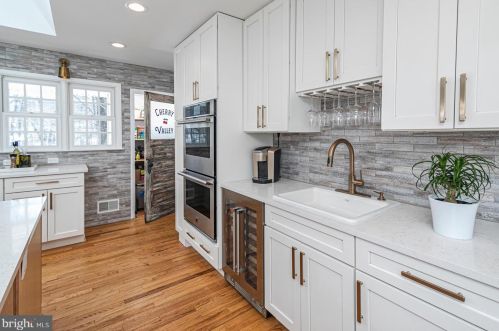 275 Cherry Vly Rd, Princeton NJ  08540-7917 exterior