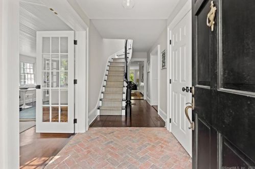 111 Highland Ave, Norwalk CT  06853-1316 exterior