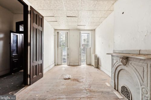 204 41st St, Philadelphia, PA 19104-3502