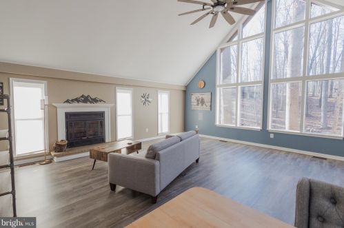 49 Pileated Woodpecker Ln, Hedgesville WV  25427-5384 exterior