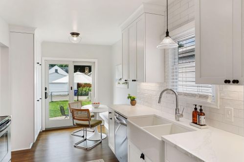 2106 Highland Pkwy, Saint Paul MN  55116-1311 exterior