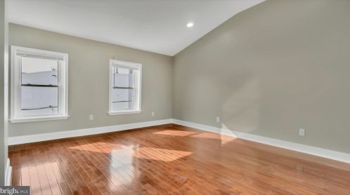 1717 4 St, Philadelphia PA 19148-1801 exterior