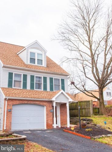 676 Topaz Dr, Lancaster, PA 17603-5863