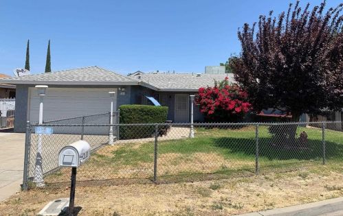 213 Clemmensen Ave, Madera, CA 93637-5405
