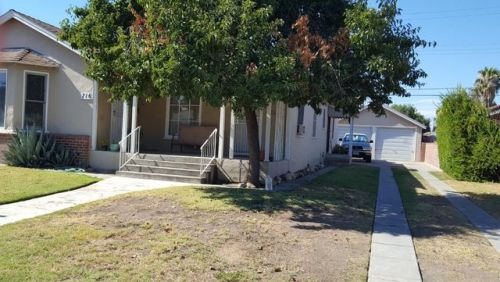 712 Hammond Ave, Fresno, CA 93728-2112