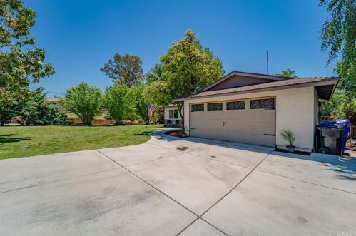 35487 Cabrini Dr, Yucaipa, CA 92399-4820
