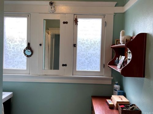 5625 Magnolia Ave, Riverside CA  92506-1822 exterior