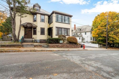 41 Homestead Rd, Woonsocket, RI 02895-1937
