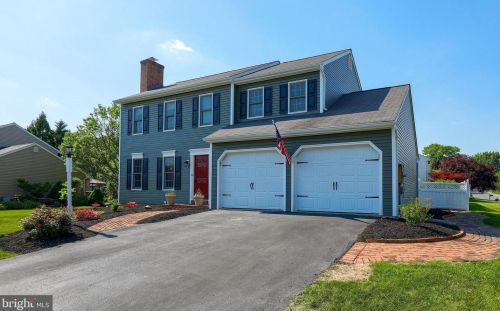 1809 Krystle Dr, Lancaster PA  17602-4143 exterior