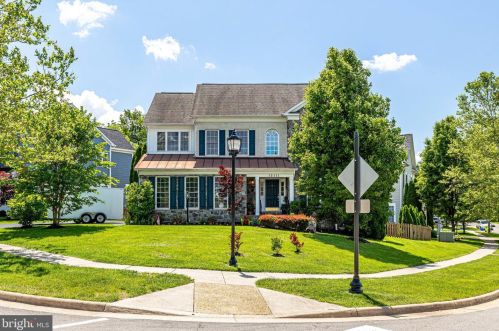 19111 Chartier Dr, Leesburg, VA 20176-1271