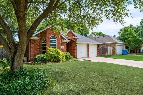 1609 Melinda Ct, Lewisville, TX 75028-2036