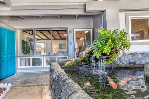 280 Kauhako Pl, Honolulu, HI 96825-2222