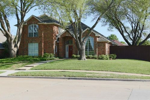 2100 Greenstone Trl, Carrollton TX 75010-4140 exterior