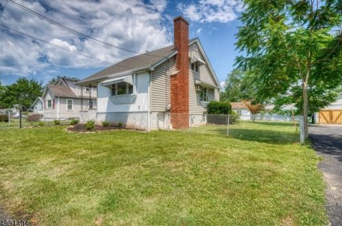24 Riha St, Bridgewater, NJ 08807-3324