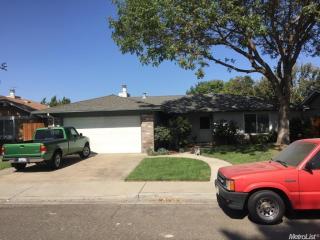 1100 Amberwood Ln, Turlock, CA 95380-5948