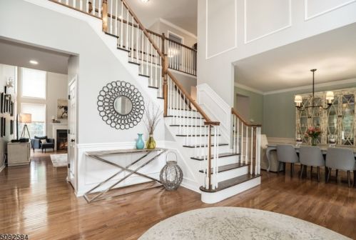 25 Northridge Ct, Hackettstown, NJ 07840-5684