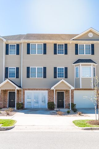 711 Wyndhurst Dr, Lynchburg, VA 24502-2699