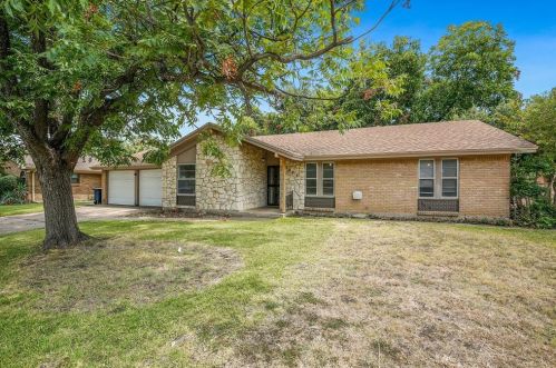 5205 South Dr, Fort Worth, TX 76132-1620