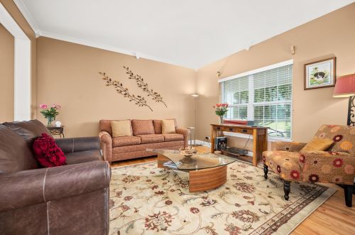 1826 Luther Lowell Ln, Sycamore IL  60178-8751 exterior