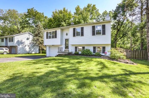 1616 Pinehurst Ave, Lancaster, PA 17601-5250