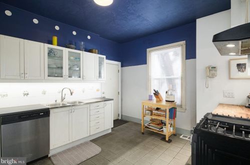 867 30 St, Philadelphia PA 19121-3604 exterior