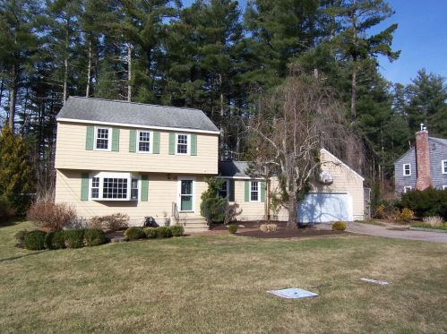 18 Watersedge Dr, Nashua, NH 03063-1120