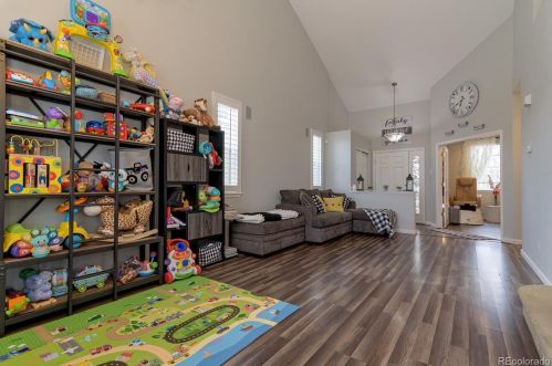 24728 Arizona Cir, Aurora, CO 80018-6072