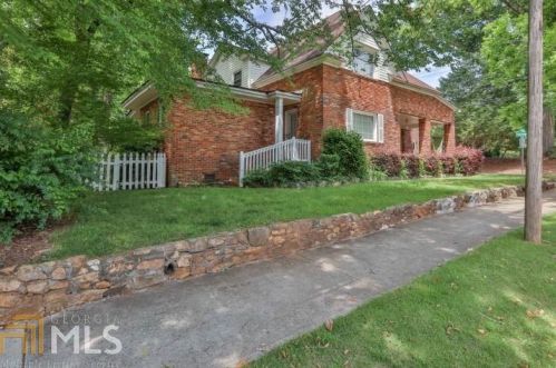 57 Spring St, Newnan, GA 30263-2767