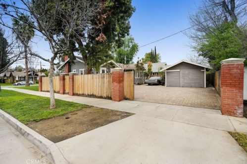 3592 Locust St, Riverside CA  92501-2626 exterior