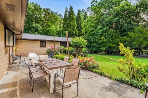 1549 High Hvn Ct, Atlanta GA  30329-3203 exterior