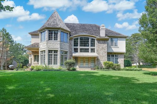 102 Ambriance Dr, Willowbrook IL  60527-0801 exterior