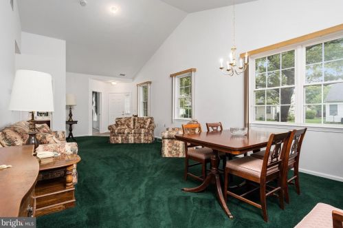 117 Meadowlark Dr, Trenton NJ  08690-3547 exterior