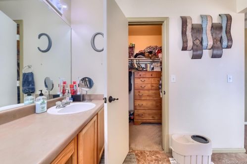 19312 58 Pl, Denver CO 80019-2027 exterior