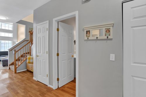 939 Mesa Dr, Barrington Hills, IL 60156