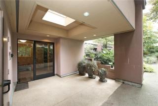 2611 Eastlake Ave, Seattle, WA 98102-3261