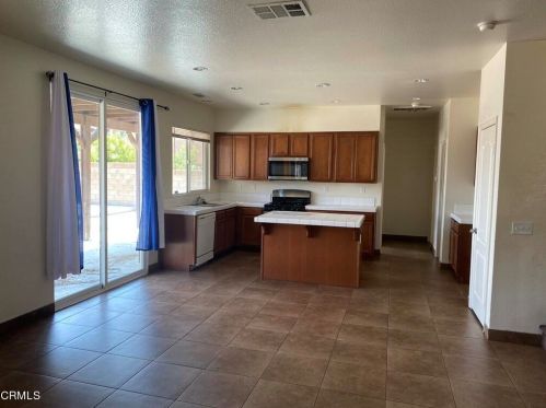 44228 16th St, Lancaster, CA 93535-6740