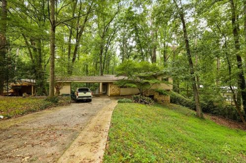 6394 Cherry Tree Ln, Atlanta, GA 30328-3315