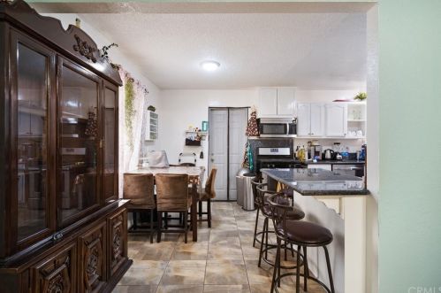 10462 Hole Ave, Riverside CA  92505-1620 exterior