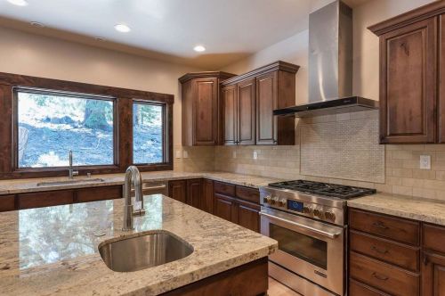 11830 Bottcher Loop, Truckee CA  96161-2791 exterior