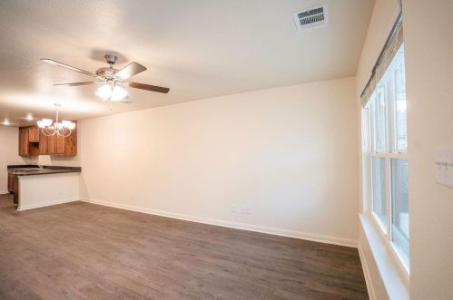 1034 Broadway Ave, Fort Worth TX  76104-1159 exterior